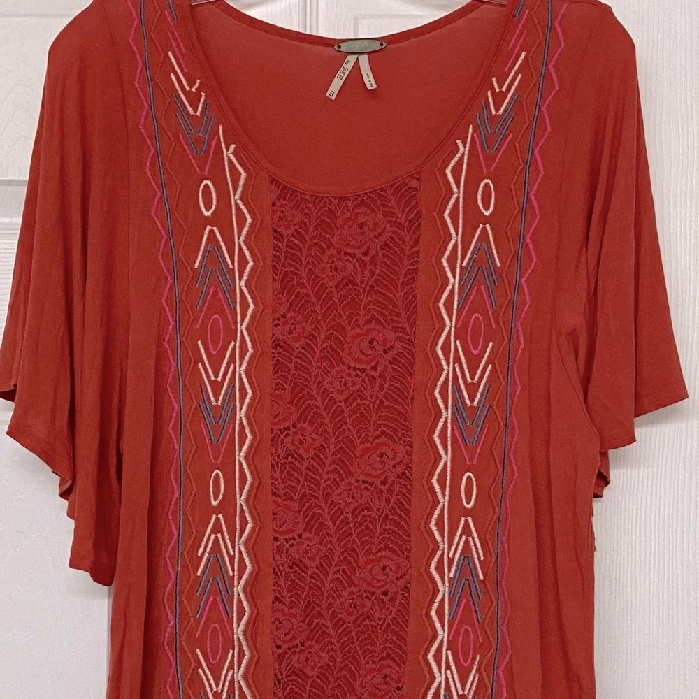 Gimmicks By BKE Embroidered Crochet Lace Panel Orange Loose Fit Top Sz S